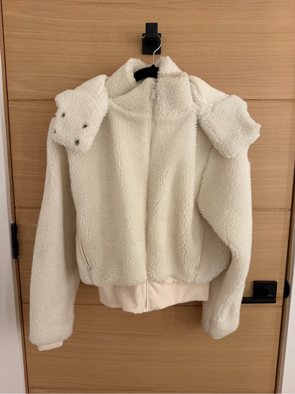 Alo Women's Sherpa Zip-Up Jacket with detachable hood - great condition!